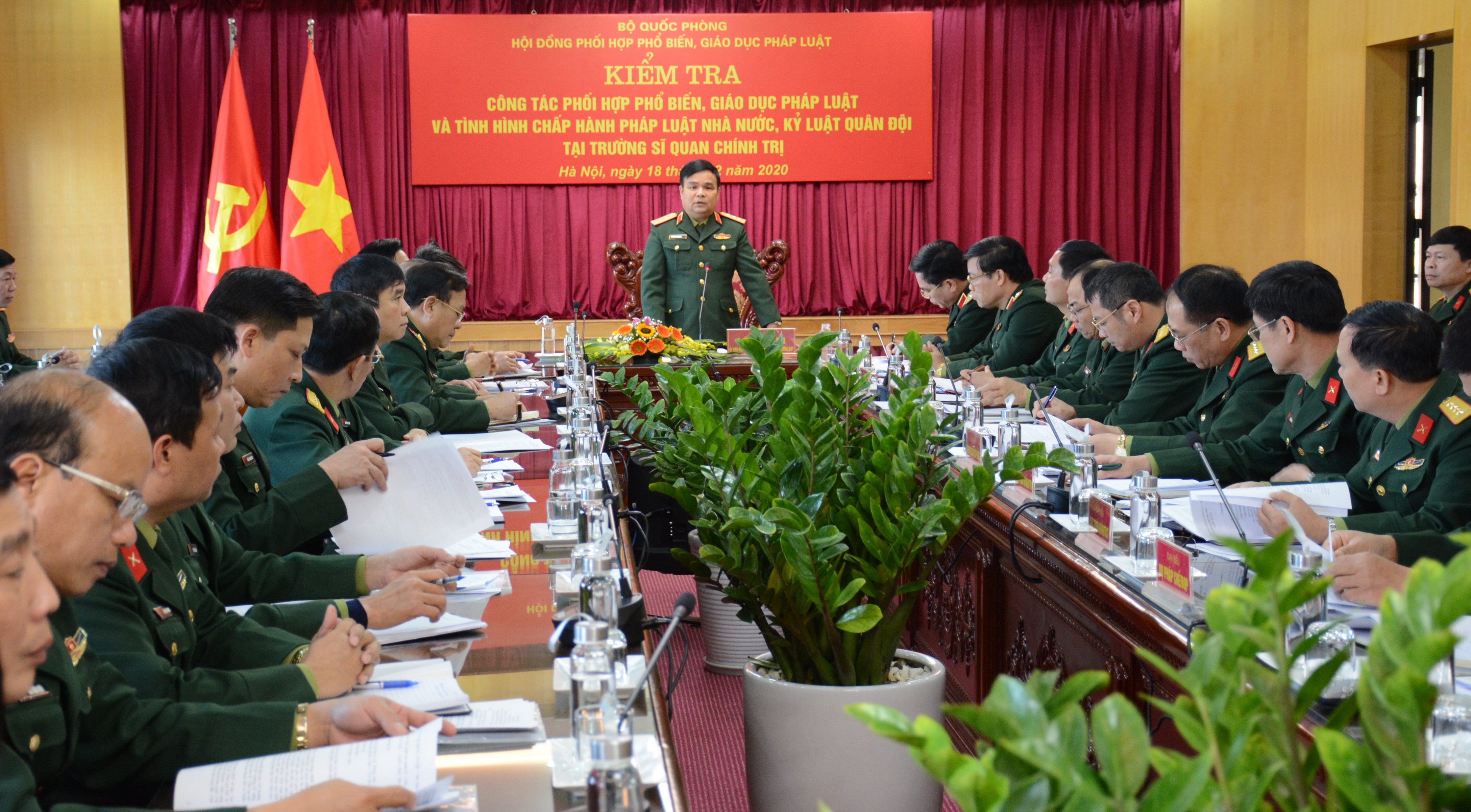 Bộ Quốc phòng kiểm tra công tác phối hợp phổ biến giáo dục pháp luật tại Trường Sĩ quan Chính trị